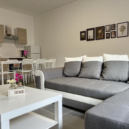 Charbonnel 4 Bruxelles-Charleroi-Airport Villa Екстериор снимка