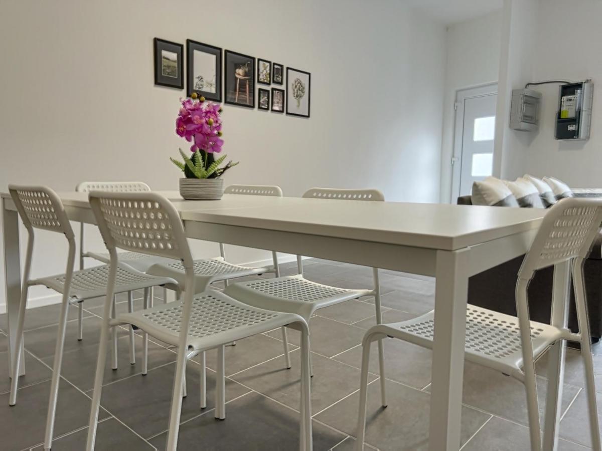 Charbonnel 4 Bruxelles-Charleroi-Airport Villa Екстериор снимка